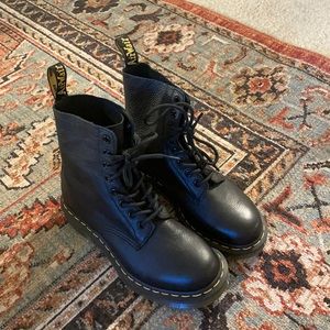 Size 8 Doc Martens pascal leather